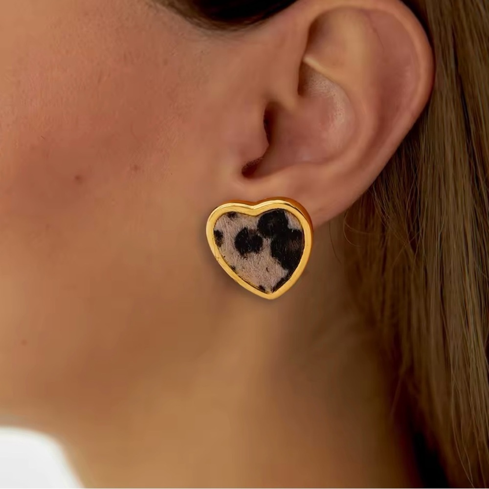 18k Gold Plated Leopard Heart Earrings